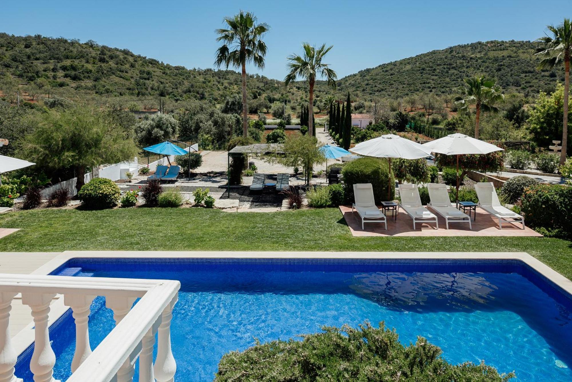 Entrecolinas Bed & Breakfast Paderne  Bagian luar foto