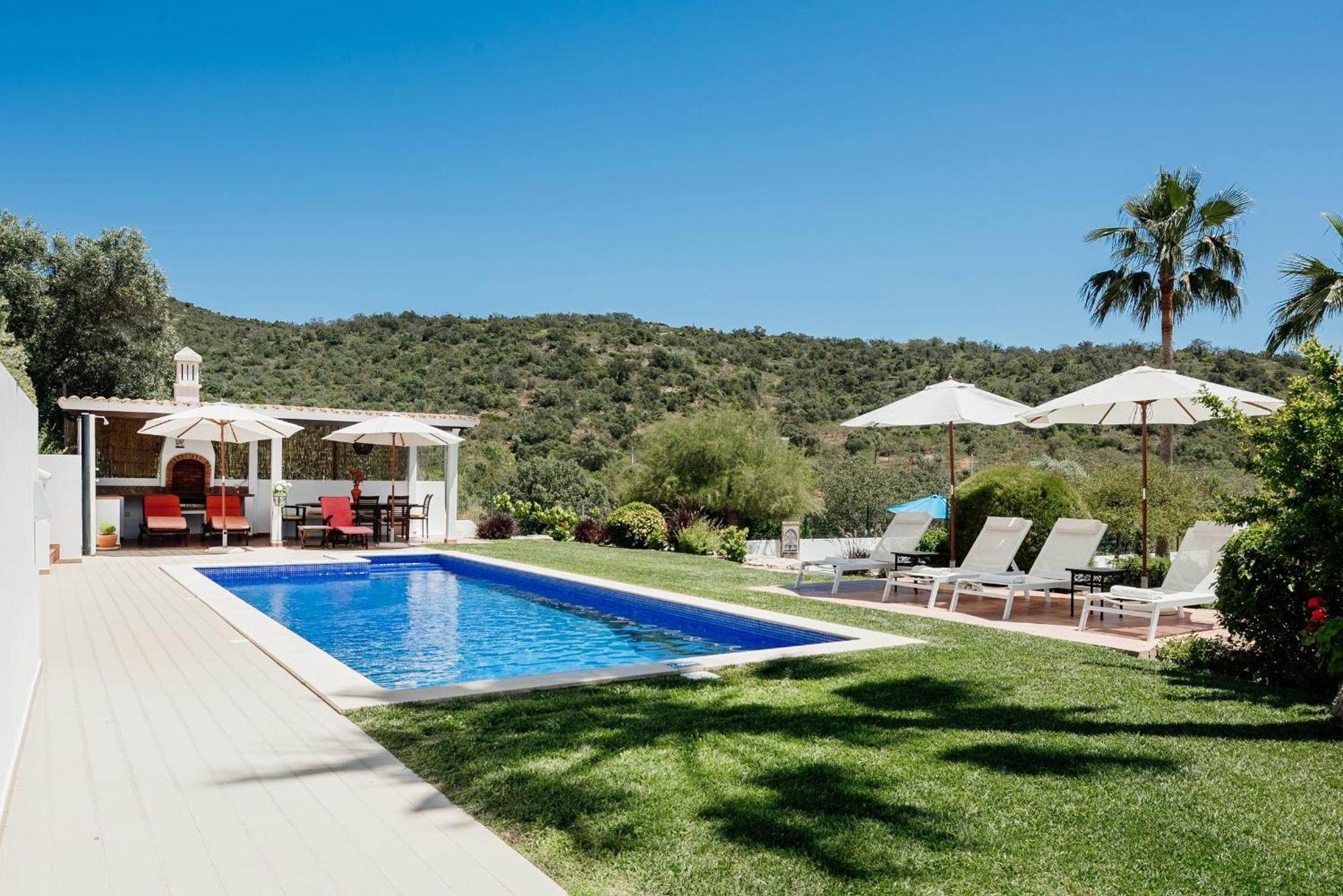 Entrecolinas Bed & Breakfast Paderne  Bagian luar foto