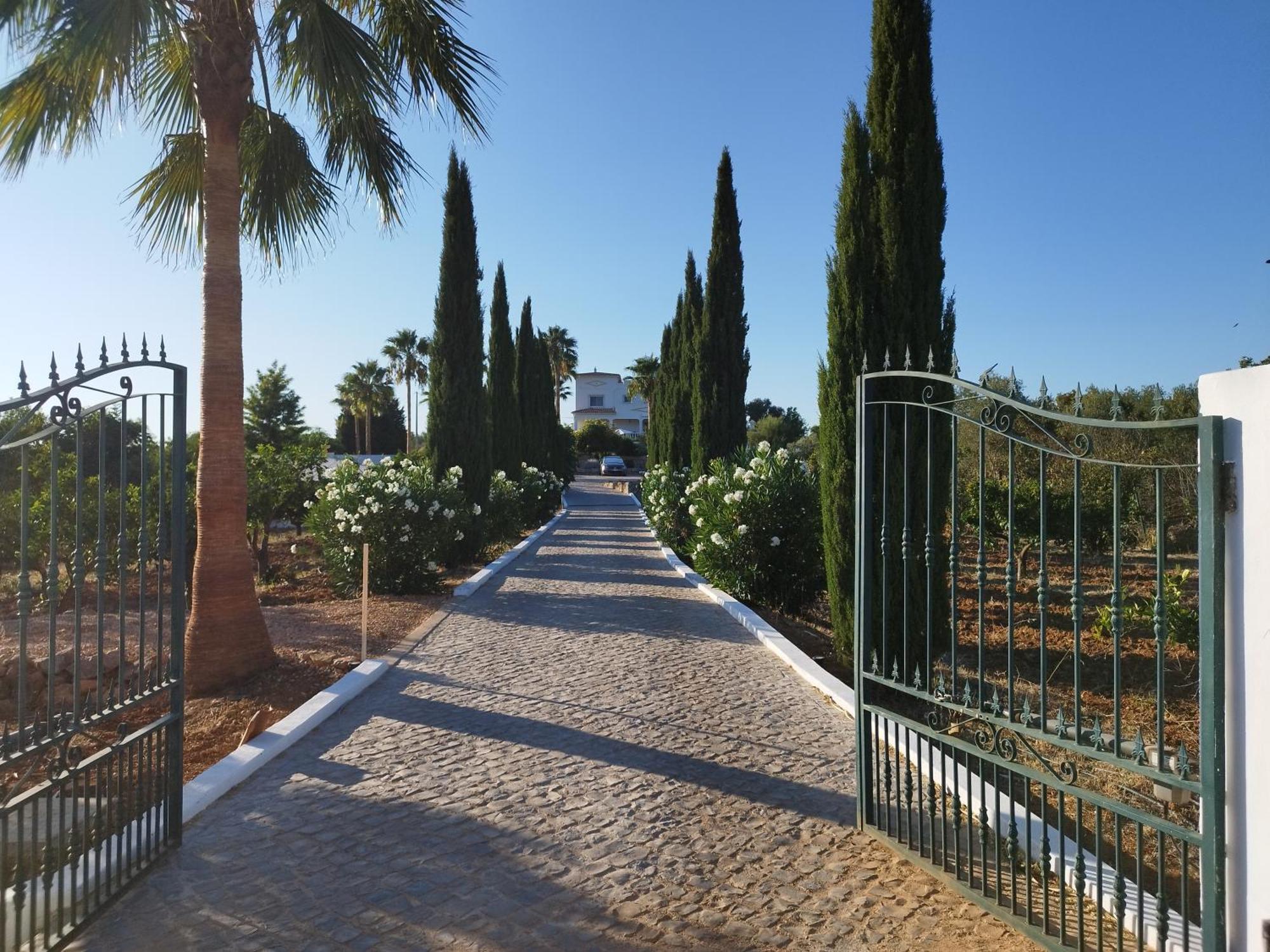 Entrecolinas Bed & Breakfast Paderne  Bagian luar foto
