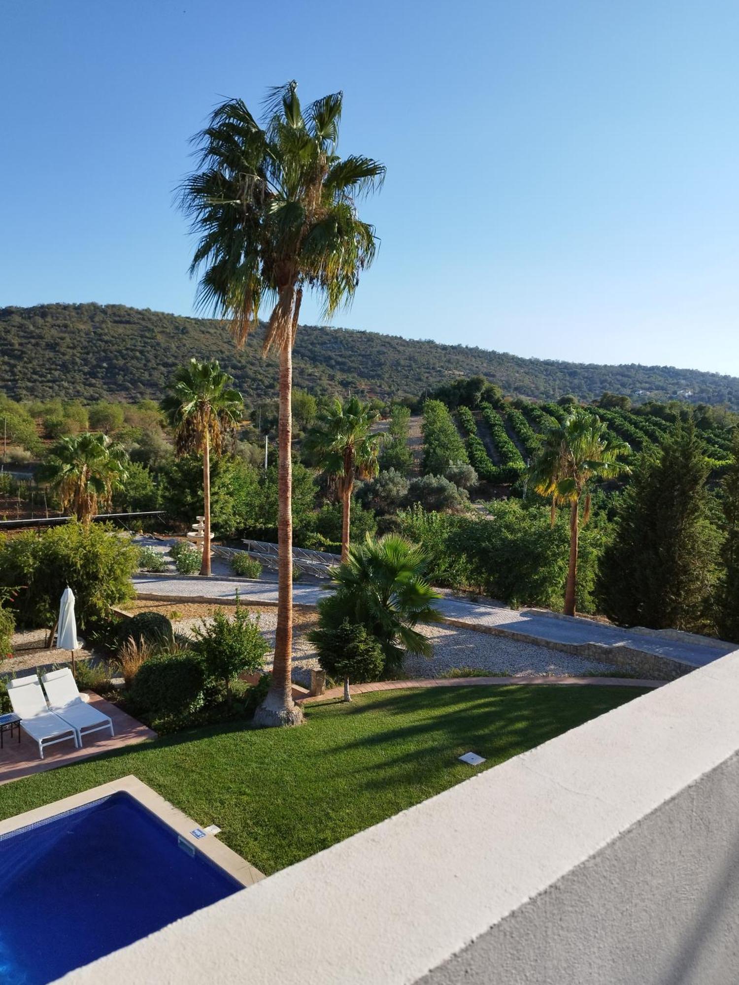 Entrecolinas Bed & Breakfast Paderne  Bagian luar foto